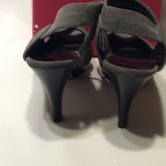 VANELI Plaza Silver Print Heels - Picture 3 of 7